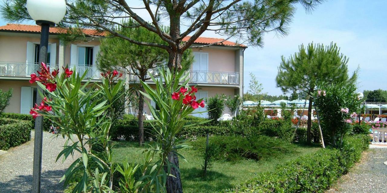 Oleandri Suite Hotel Vada Luaran gambar