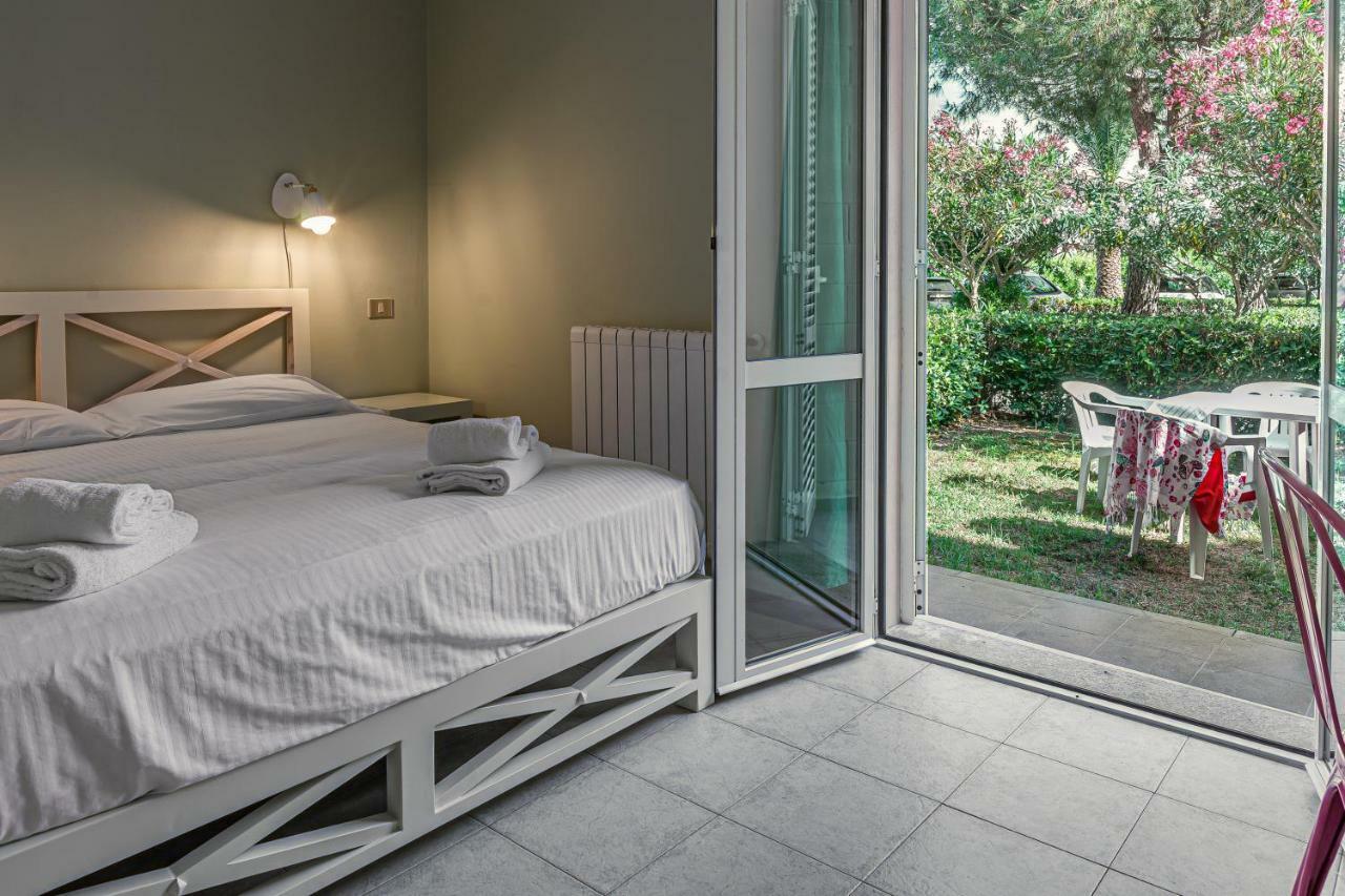 Oleandri Suite Hotel Vada Luaran gambar